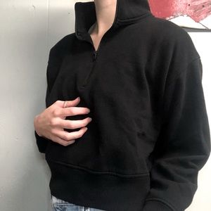 *A NEW DAY* Quarter Zip Cropped Pull-Over - Size S